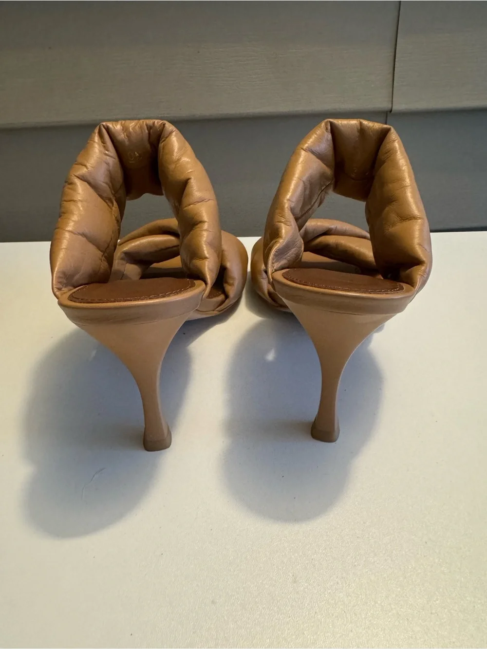 ALOHAS Cognac Padded Double-Band Square-Toe Heels